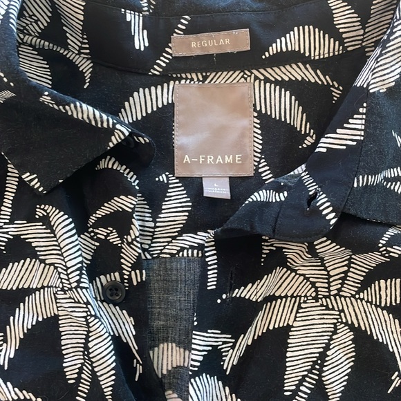 A-Frame Palm Tree Button Down - Picture 2 of 4